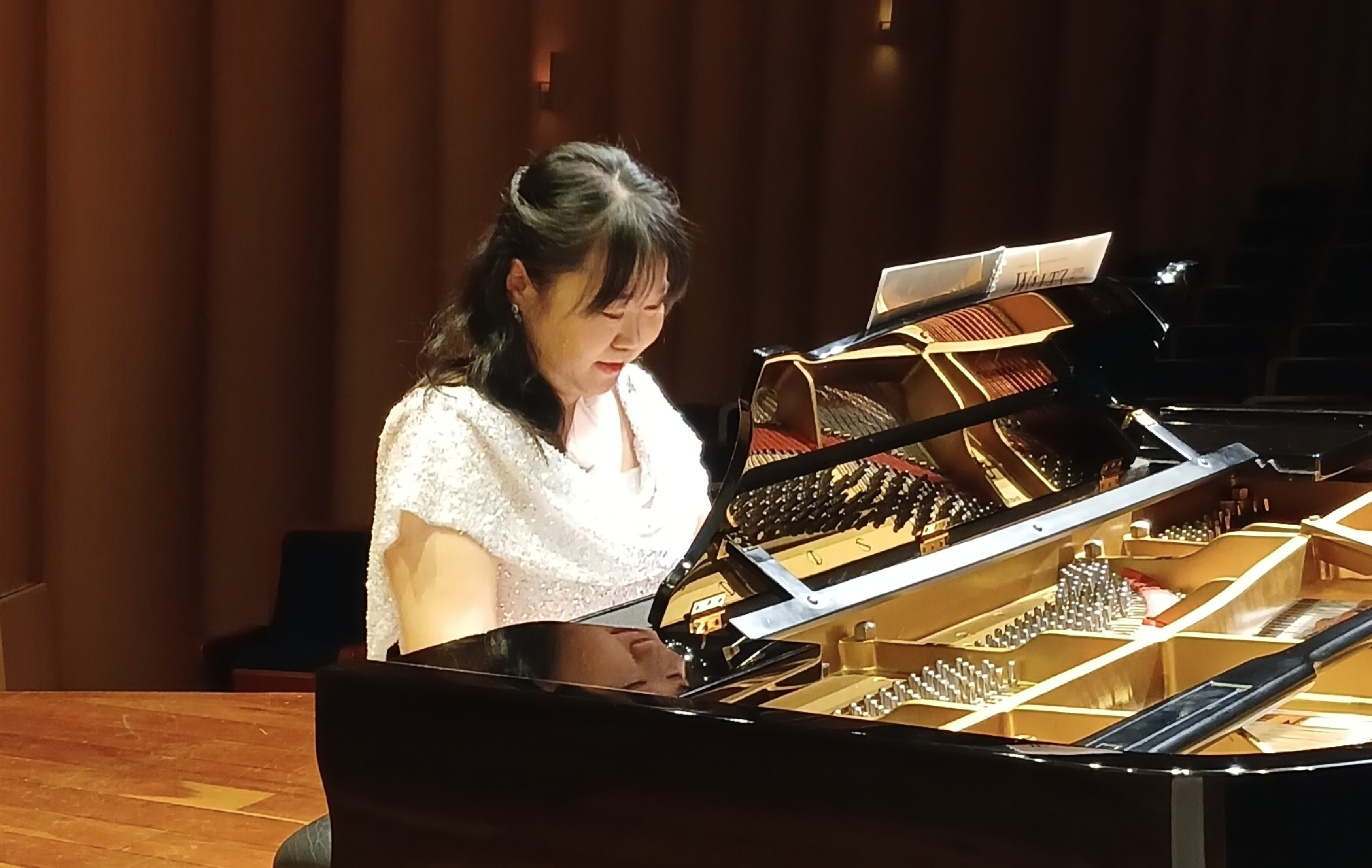 Michelle Jung performing at Sejong Arts Center